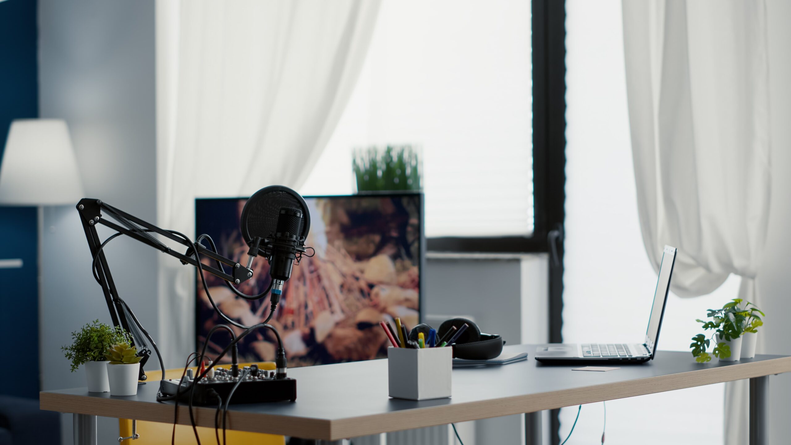 Podcast Studio Rent in Dubai- alphacast